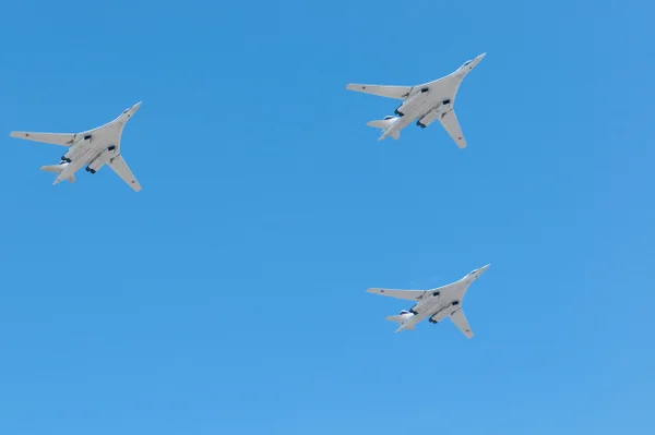 Rússia manda aviões de guerra para a Venezuela para manobras conjuntas