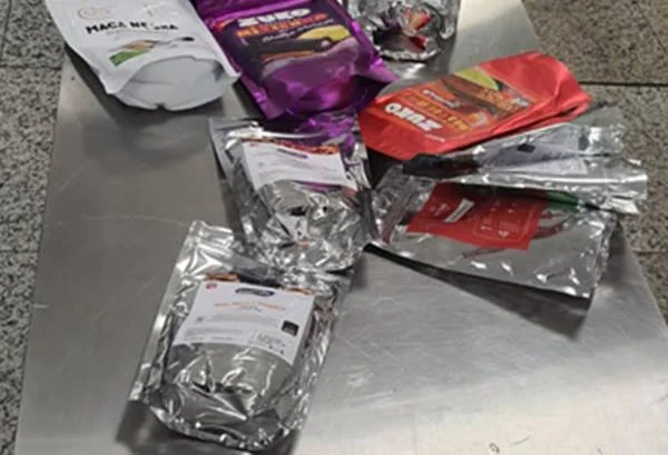 Cocaína negra: PF e Receita apreendem droga rara no aeroporto do DF