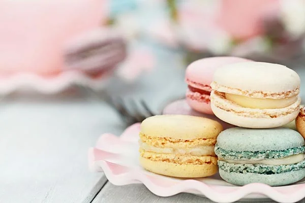 Aprenda receita de macaron assinada pela escola Le Cordon Bleu