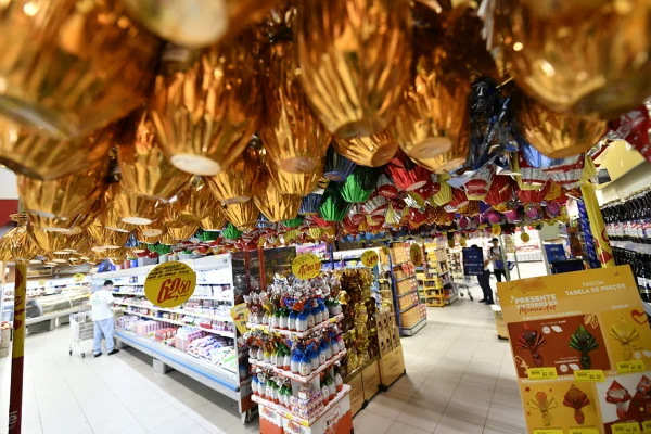 Ovos de páscoa à venda em mercado - Metrópoles