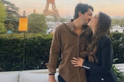 Mariana Rios aparece com o novo namorado e se declara