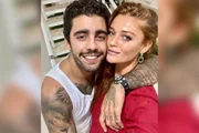 Pedro Scooby e Cintia Dicker posam juntos para as redes sociais