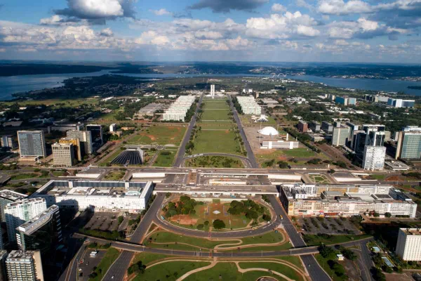 Coronavírus: Brasília completa 60 anos entre o medo e a esperança