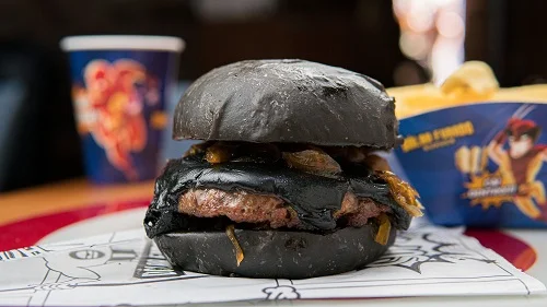 Dólar Furado oferece burger em dobro na estreia de novo Star Wars