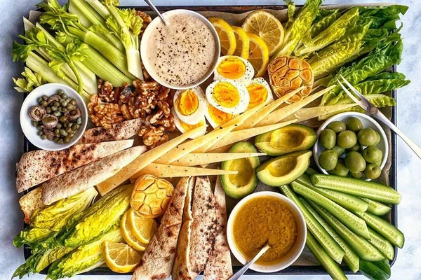 Tábua de salada caesar