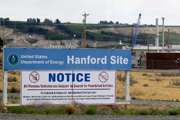 EUA declaram emergência em central nuclear por colapso de túnel
