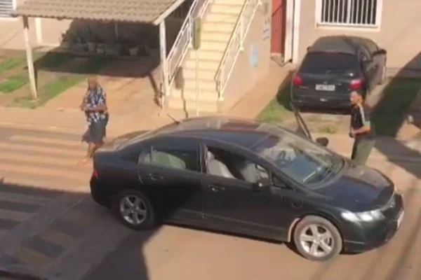 pai e filho armados em condomínio no entorno do DF