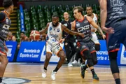 Disputa entre Caxias do Sul e Unifacisa na disputa de 5º lugar no Torneio Abertura NBB
