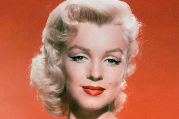 Saiba como reproduzir um dos looks de Marilyn Monroe com peças atuais