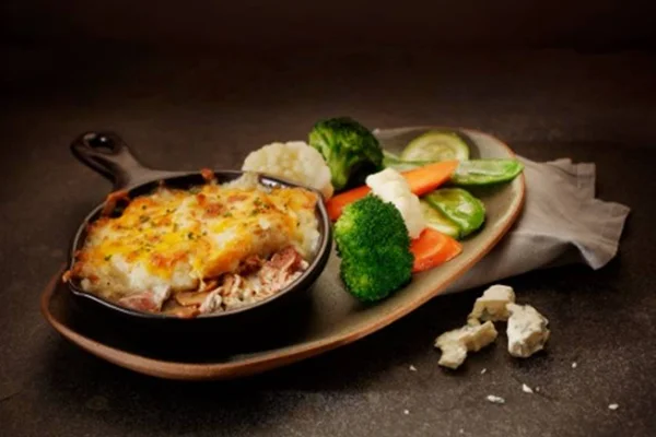 Outback lança novo prato com filé, queijo gorgonzola e cogumelos