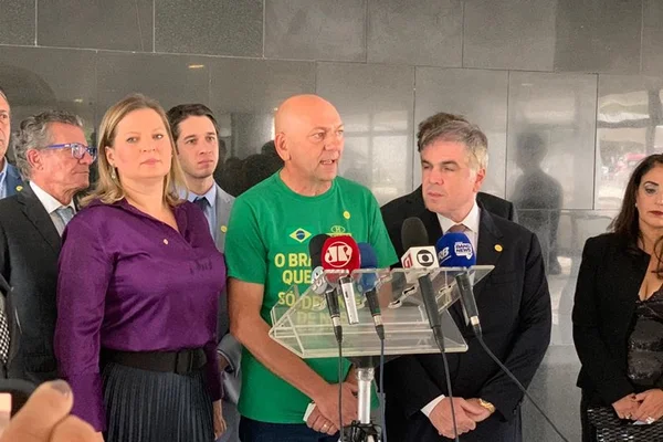 Falta de Guedes na CCJ foi estratégia política, diz Joice Hasselmann