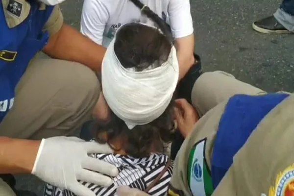 Idosa é atingida por objetos durante Marcha Cristã em Curitiba