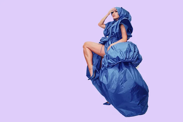 Sabrina Sato surpreende com sete trocas de roupa no MTV Miaw