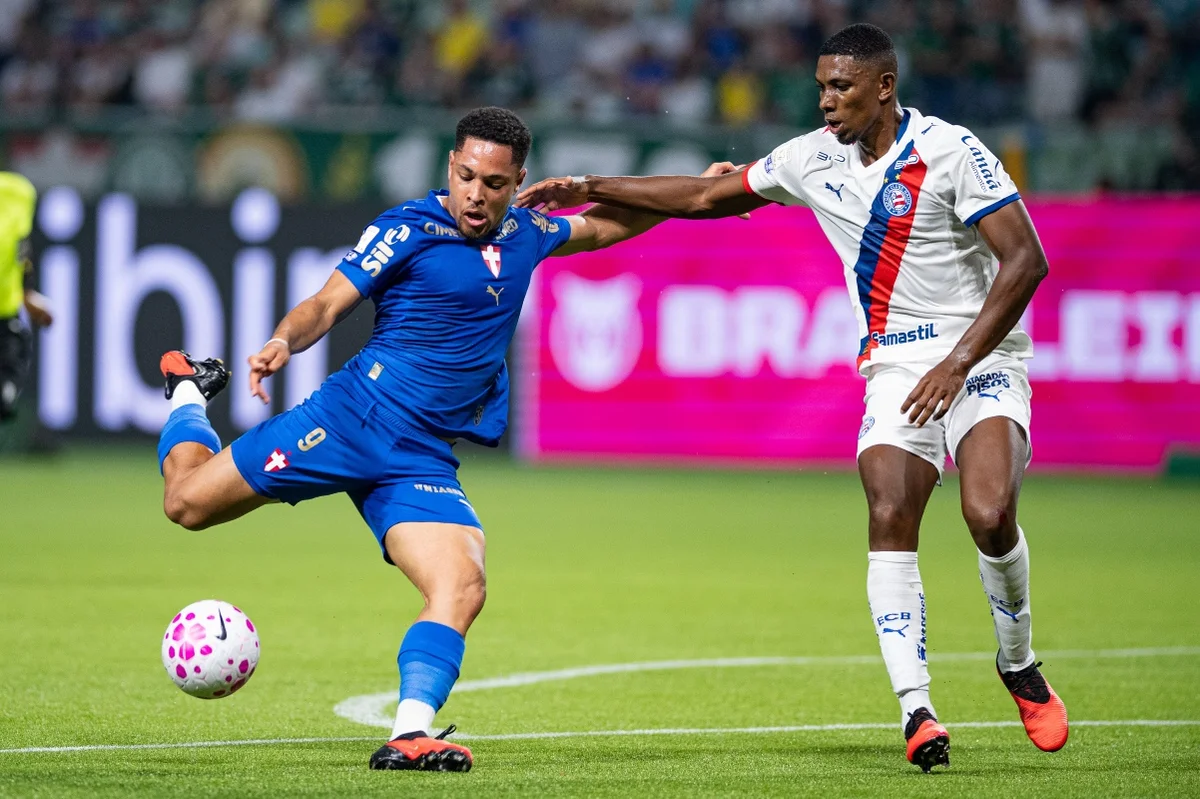 Vitor Roque finaliza para o Palmeiras diante do Bahia Vitor Roque finaliza para o Palmeiras diante do Bahia