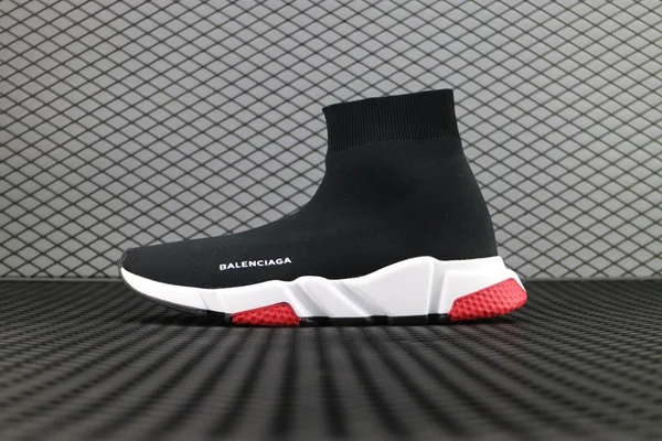 Tênis-meia e dad sneakers chegam ao Brasil