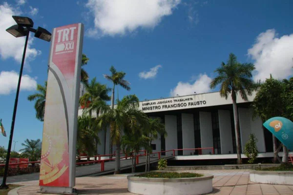 Foto colorida do Tribunal Regional do Trabalho da 21ª Região (TRT21) - Metrópoles