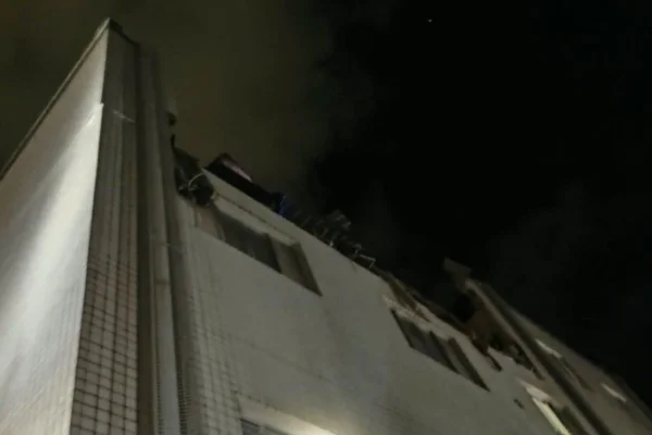 Explosão de gás deixa 2 pessoas feridas e interdita prédio no litoral de SP - destaque galeria Explosão de gás deixa 2 pessoas feridas e interdita prédio no litoral de SP - destaque galeria