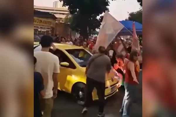 Motorista avança carro em ato pró-Lula e atropela homem de 67 anos em MG
