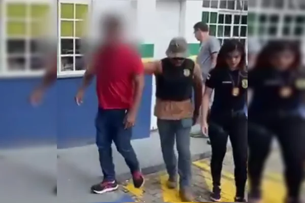 Professor pagava a mães de alunas para obter fotos íntimas de crianças