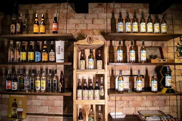 Cachaça: saiba a história da bebida mais famosa do Brasil