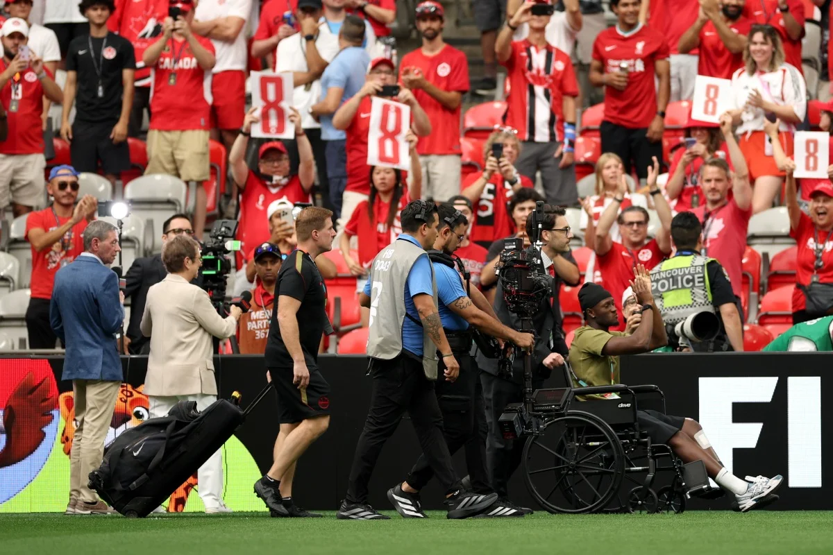 Koné recebe homenagem emocionante da torcida canadense antes do duelo com a Suíça na Copa 2026