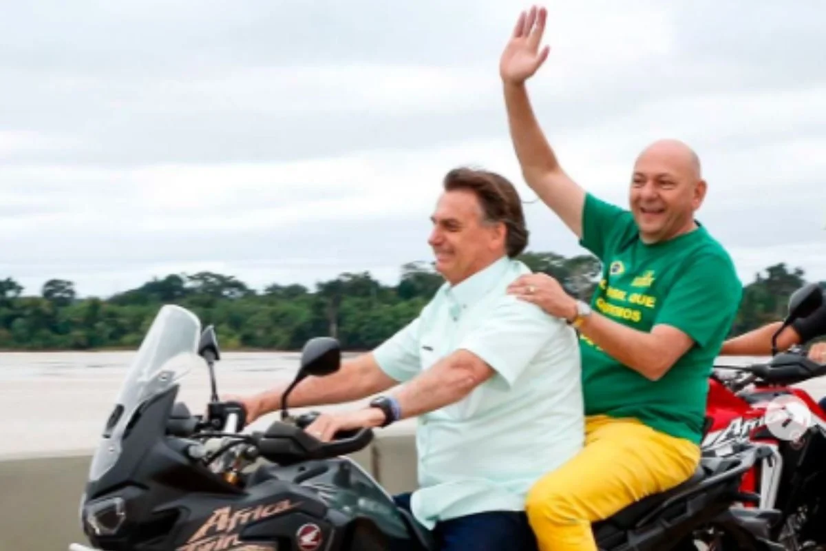 Luciano Hang parabeniza Bolsonaro e afasta rumores de briga Luciano Hang parabeniza Bolsonaro e afasta rumores de briga
