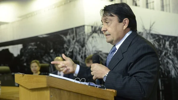 “Até quando a gente vai poder esfolar o contribuinte?”, critica desembargador George Leite sobre aumento das passagens