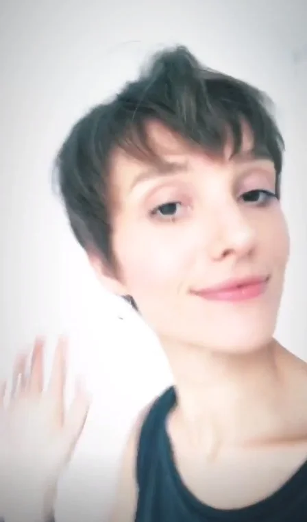Além do novo corte, curtíssimo, a modelo também optou por escurecer as madeixas. "Isto é que é um corte de cabelo, vocês estão entendendo? Liberdade. Uma nova Isabel para vocês", comentou em um vídeo nos stories momentos após a mudança Além do novo corte, curtíssimo, a modelo também optou por escurecer as madeixas. "Isto é que é um corte de cabelo, vocês estão entendendo? Liberdade. Uma nova Isabel para vocês", comentou em um vídeo nos stories momentos após a mudança
