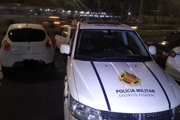 PMDF-recupera-carro-roubado-com-adolescente-em-Samambaia