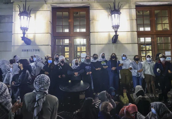 Imagem de ocupação em ato pró-Palestina na Columbia University (EUA) - Metrópoles