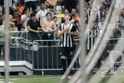 Vitão, cria do Galo, tem se destacado na zaga atleticana Vitão, cria do Galo, tem se destacado na zaga atleticana