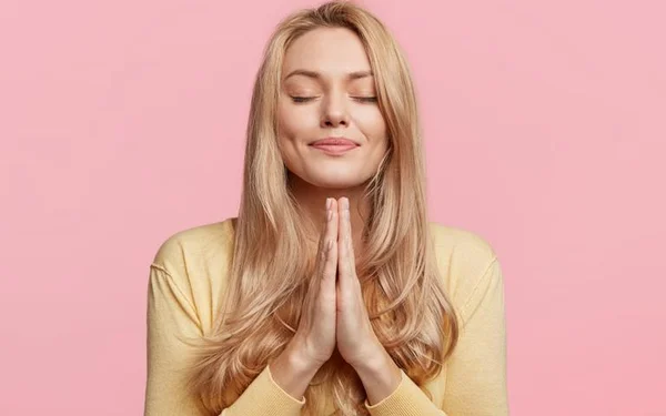 Fé ao seu lado: orações de cada signo do zodíaco para atrair o amor