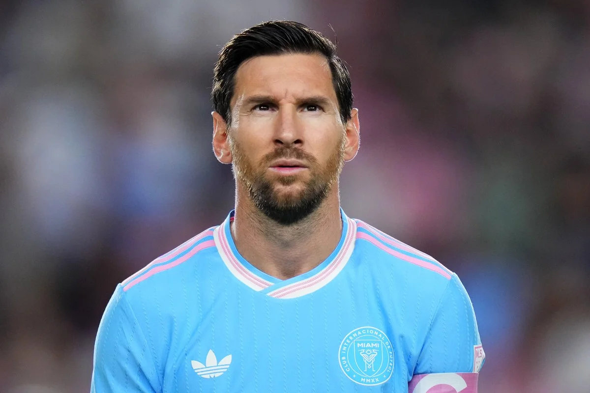 Foto colorida de Lionel Messi - Metrópoles