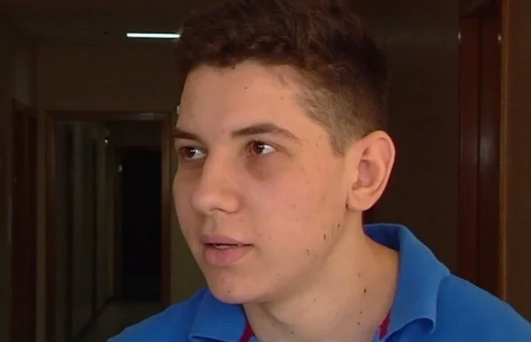 Jovem que foi à Justiça para morrer agora pede ajuda para viver