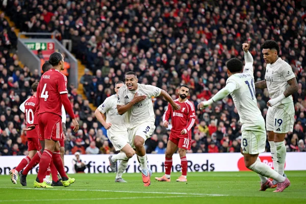 Imagem colorida de Libevrpool x Forest, pela Premier League- Metrópoles