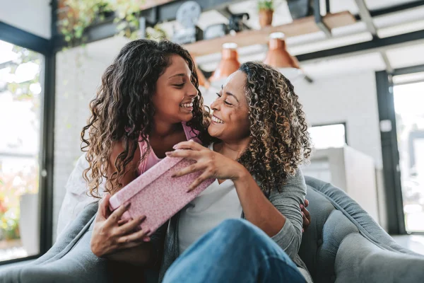 Não comprou o presente da sua mãe? Os astros dão dicas para cada signo