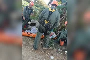 Idoso de 100 anos é resgatado pela Polícia Militar após ficar ilhado pelas chuvas em Ribeira, no sul do estado de SP Idoso de 100 anos é resgatado pela Polícia Militar após ficar ilhado pelas chuvas em Ribeira, no sul do estado de SP