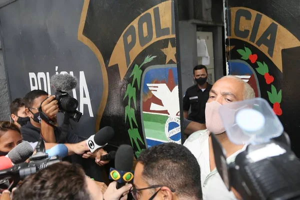 Armas apreendidas na casa de Belo estão com registros vencidos
