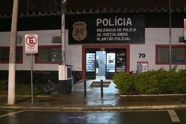 Segundo a advogada, Ellyton Matheus Silva Santos, procurado pela polícia após matar a companheira, deve se entregar na segunda-feira (22) - Metrópoles