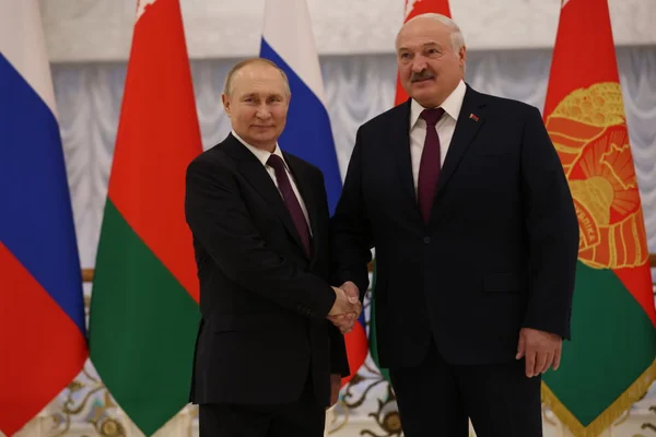 Lukashenko confirma envio de armas nucleares da Rússia para Belarus
