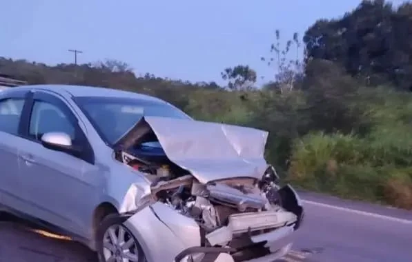 Prefeito e secretário de município baiano sofrem acidente na BR-101