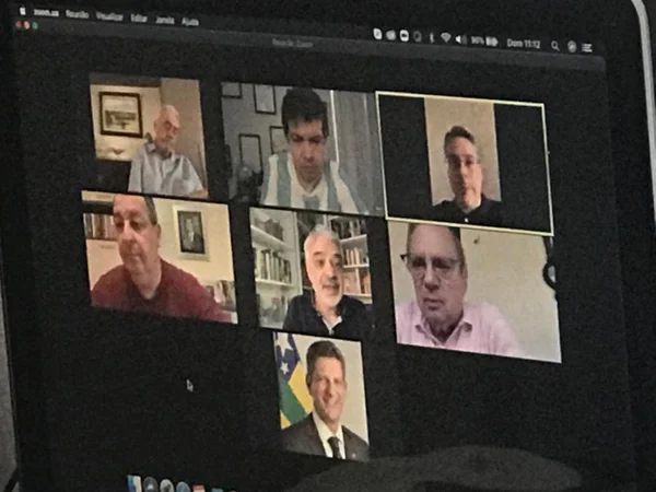 Senadores CPI da Covid-19 conversam por whatsapp