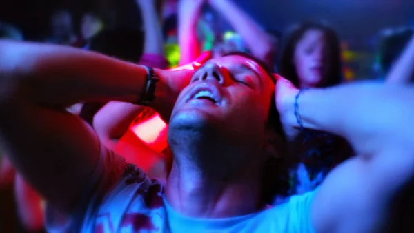 “Baladas proibidas” conta a ascensão e queda do “rei do ecstasy”