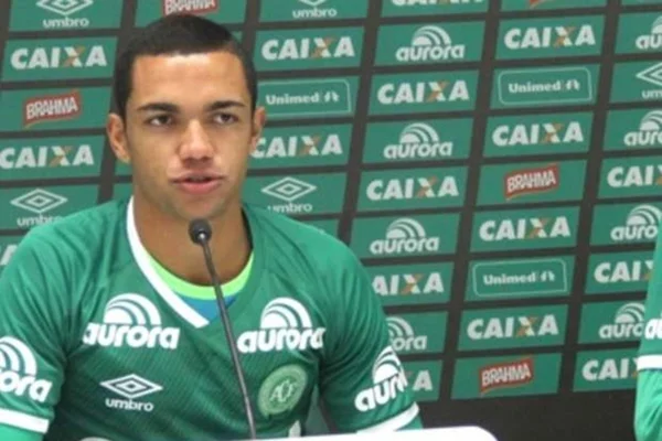 Nasce o filho de atacante Thiaguinho, morto na tragédia da Chapecoense