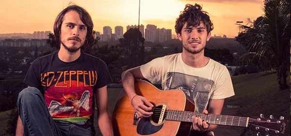 Filhos de Nando Reis estreiam com projeto em que cantam músicas do pai