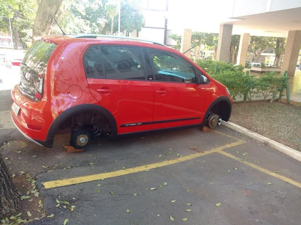 Quadrilha especializada em furto de rodas é detida no Plano Piloto