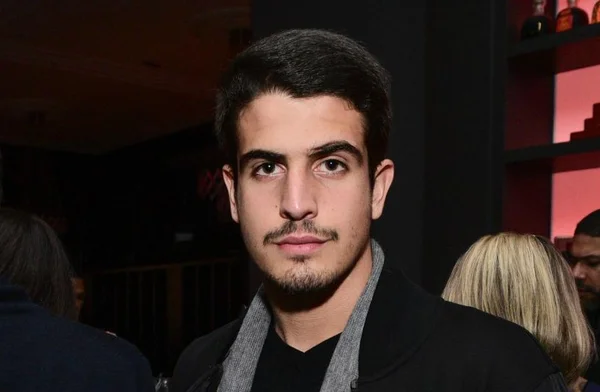 Enzo Celulari é flagrado ao lado de ex. Veja foto!