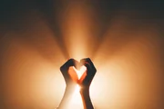 Uma vida sexual ativa e saudável tem impacto direto no bem-estar