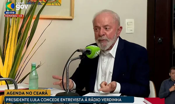 Imagem colorida de presidente Lula - Metrópoles