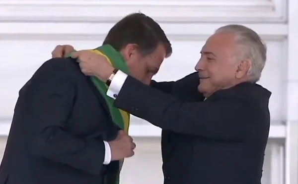 Temer avisa a Bolsonaro para não contar com ele desta vez